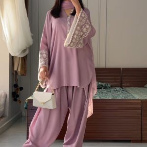 Pakistani suit